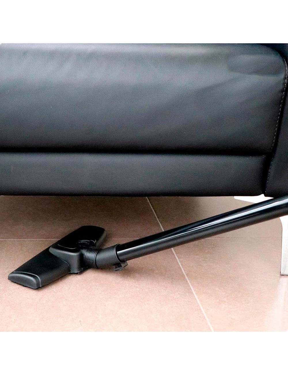 Aspirador sin bolsa multiciclonico pequeño 2,2 l 700 w