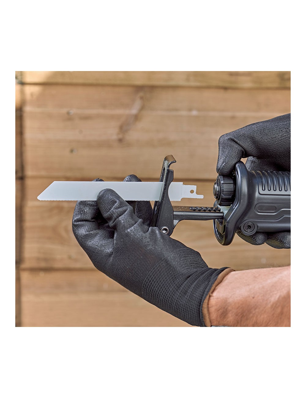 Sierra de sable 750w bes301-qs black+decker