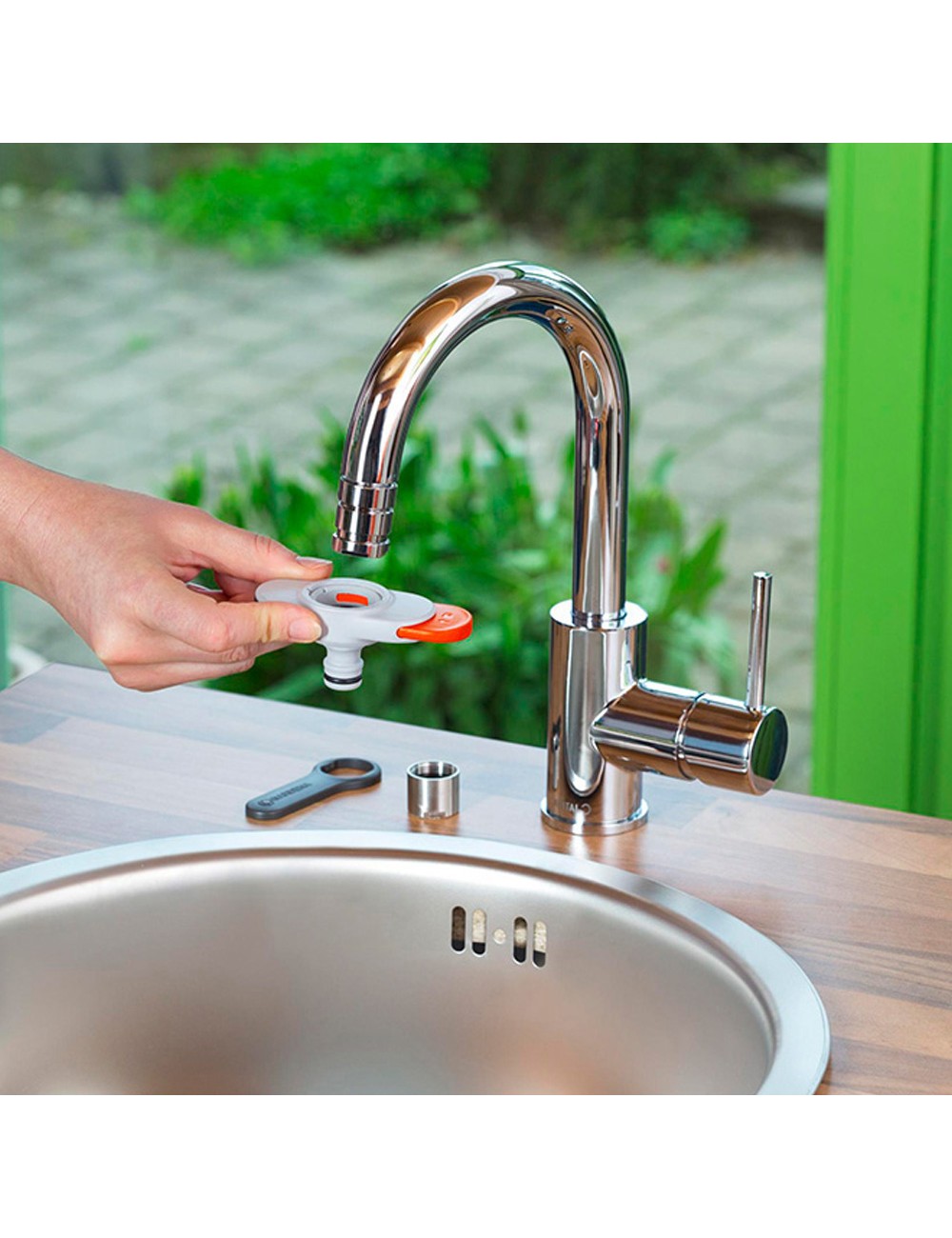 Adaptador para grifo de interior rosca m22x1 hembra, m24x1 macho. gardena