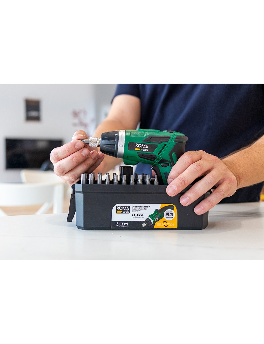 Atornillador a bateria reversible, 3,6v litio-ion 1300 mah, con 53 accesorios, 175 x 148 mm