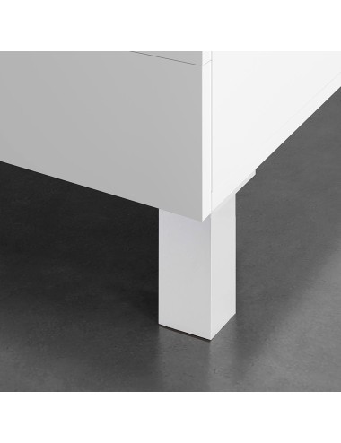 Pata esquinera cuadrada de abs en color aluminio mod.972. dimensiones 4,2x4,2x10cm rei