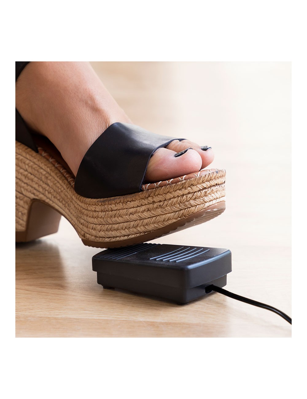 Mini máquina de coser portátil v0103326 innovagoods