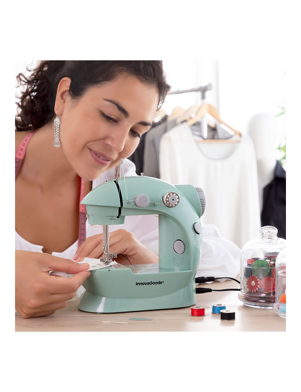 Mini máquina de coser portátil v0103326 innovagoods