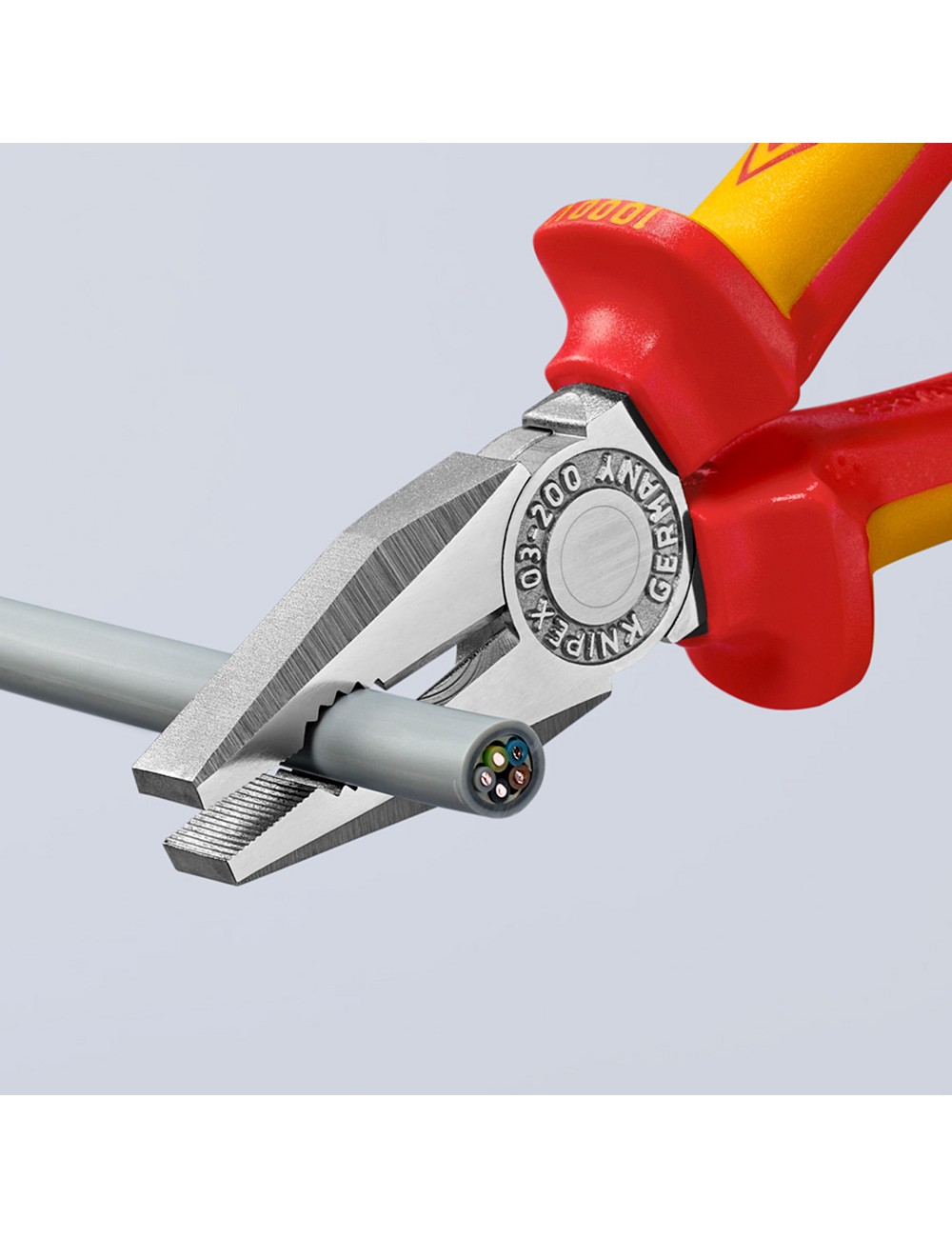 Alicates universales 200 x 65 x 20 mm