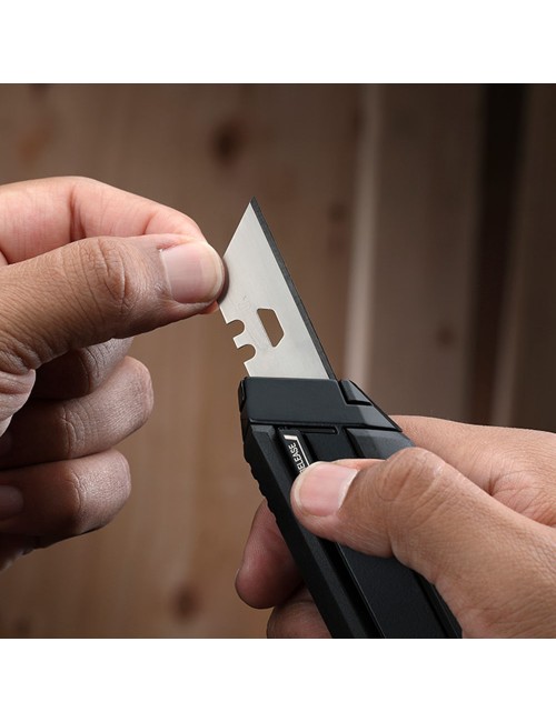 Cúter recargable con 5 + 5 hojas