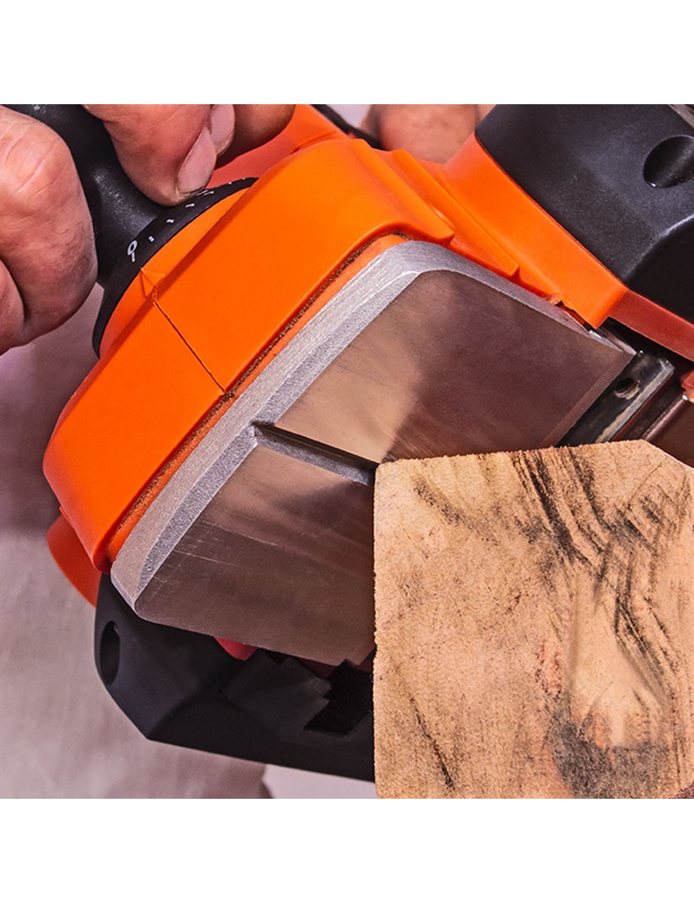 Cepillo eléctrico 710w bew712-qs black+decker