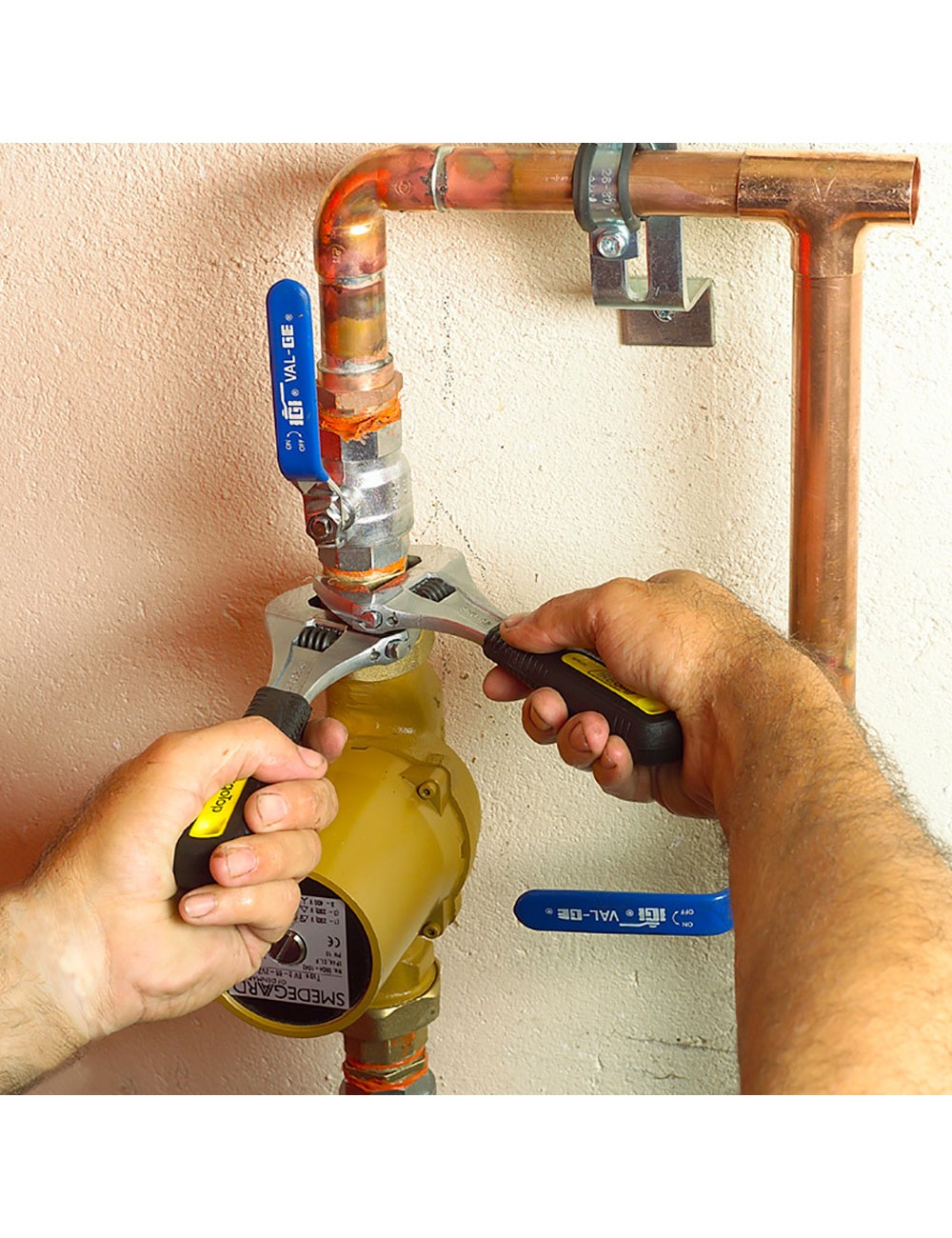 Llave ajustable de gran apertura de 6" y 8" irega. expositor de 12 unidades