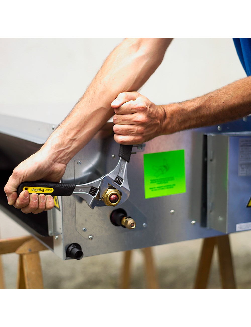 Llave ajustable de gran apertura de 6" y 8" irega. expositor de 12 unidades