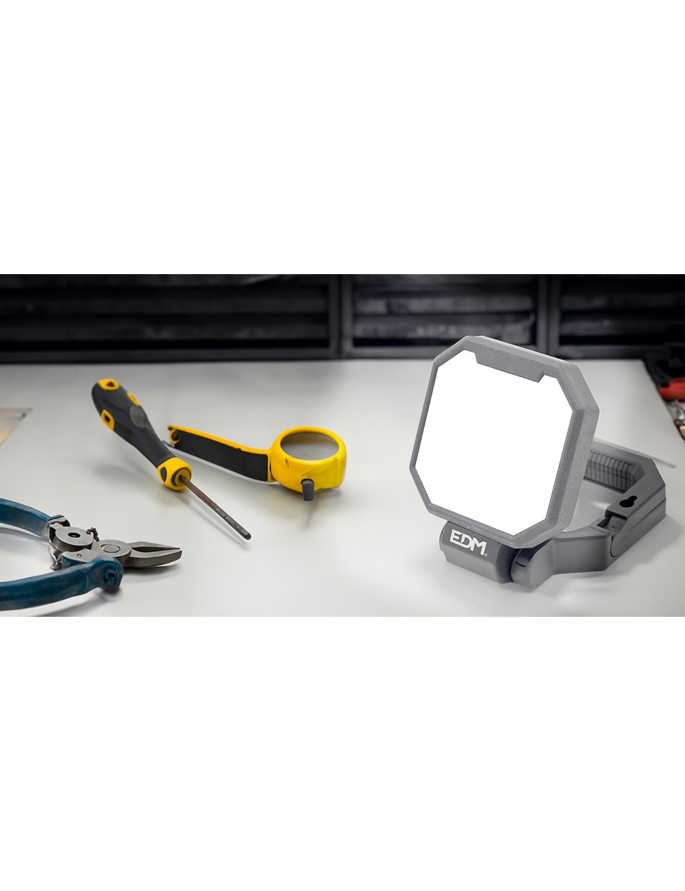 Foco led de trabajo power work am1 20 w 2.000 lm 3 en 1