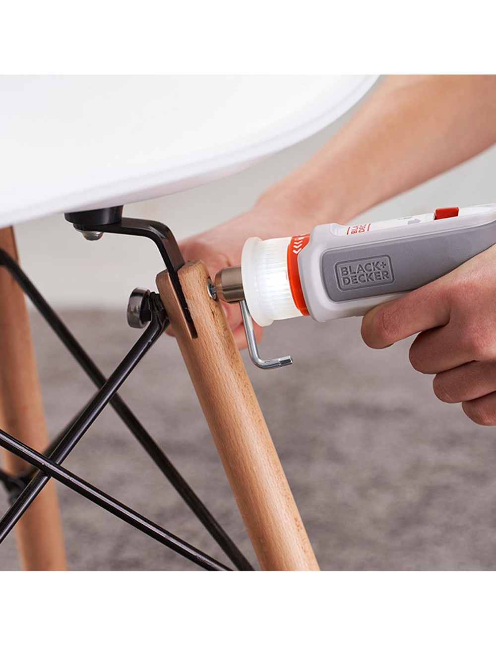 Kit: atornillador hexdriver 3,6v + aspirador de mano 3,6v bcknvcrta01-qw black & decker