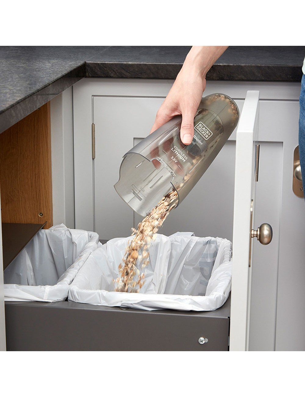 Kit: atornillador hexdriver 3,6v + aspirador de mano 3,6v bcknvcrta01-qw black & decker