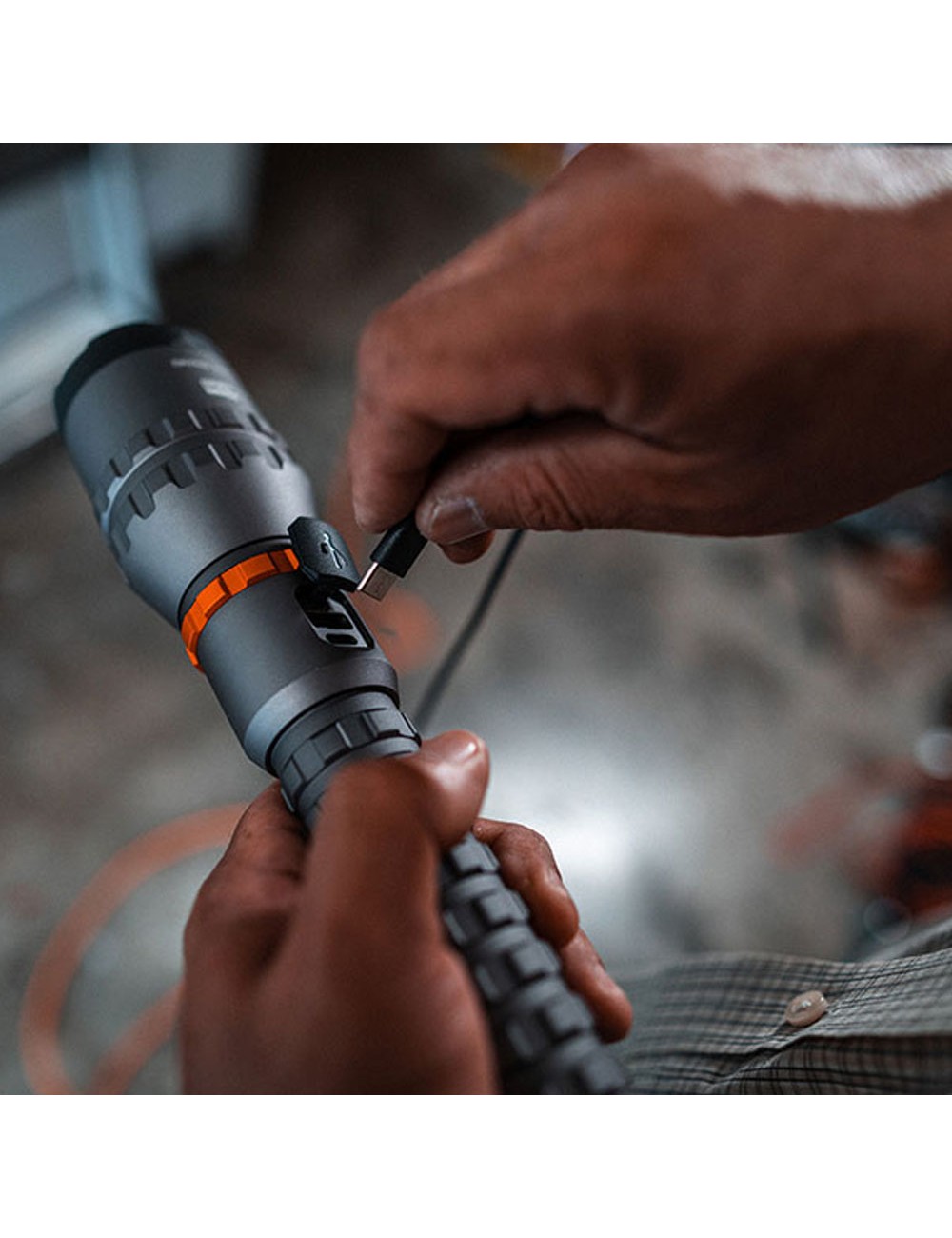 Linterna davinci 8000. recargable