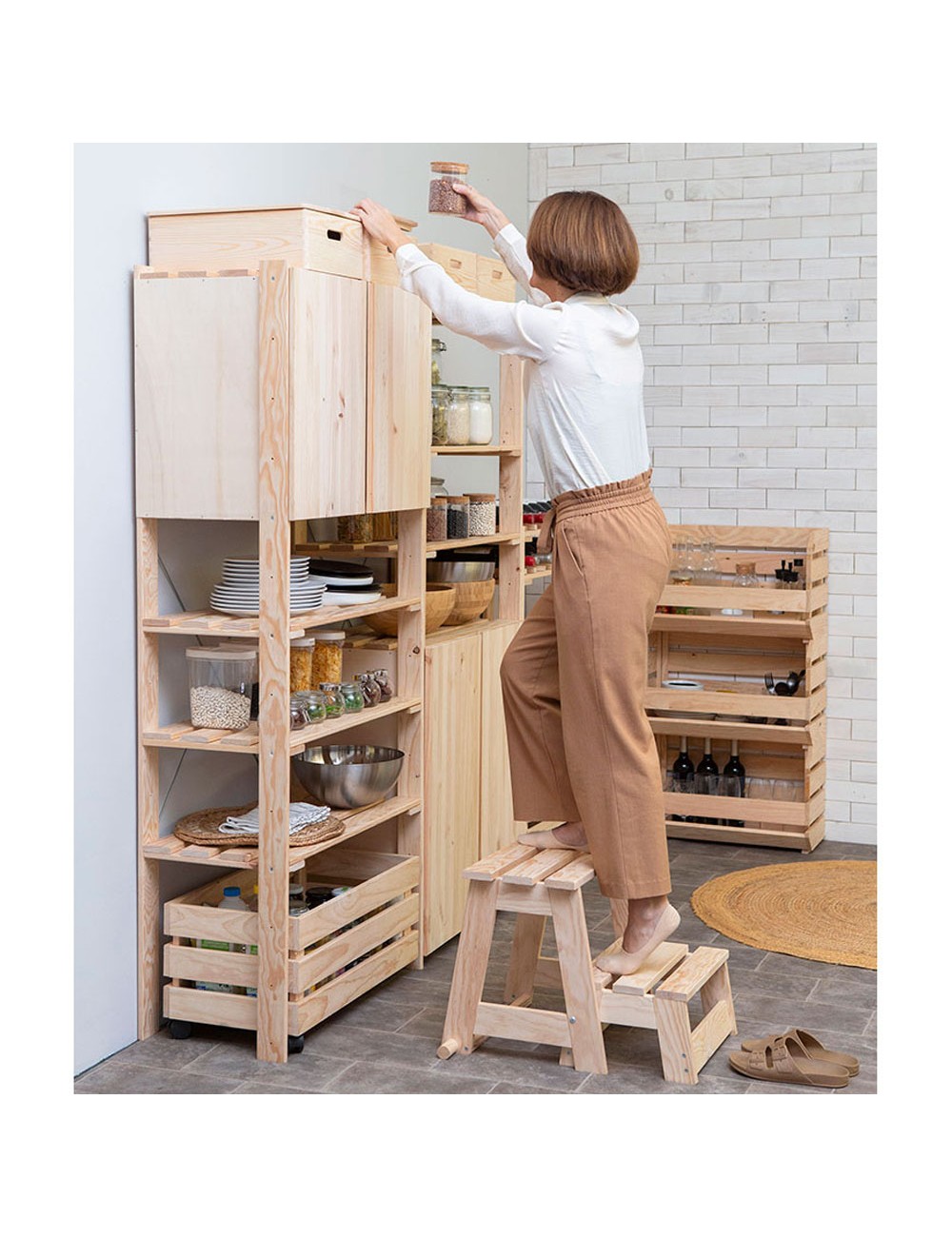 Escalera taburete de madera, 2 peldaños. astigarraga