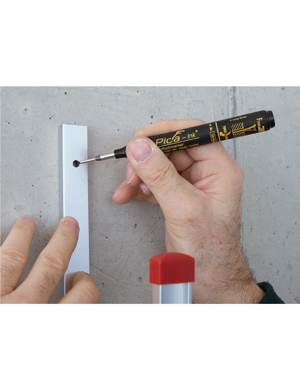 Marcador permanente de tinta para agujeros profundos, negro