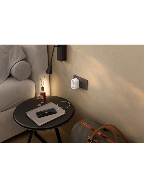 Adaptador combi 30 w usb a + c + 1 toma schuko, 16 a 250 v~, blanco