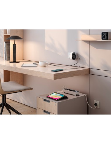 Adaptador giratorio schuko 1 toma + usb a+c 30 w 16 a 250 v~